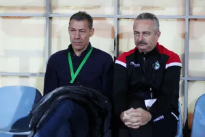 Σκέφτονται ΑΠΟΕΛ (Ομόνοια)