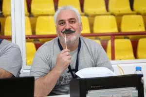 Ο Κεραυνός έριξε κατοστάρα στο ΑΠΟΕΛ! (φώτος)
