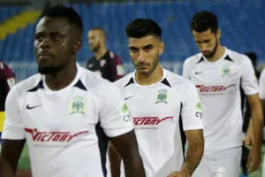 Έπλασαν... κουλουράκια στο ΜΑΚ (φώτος)