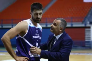 Άσχημο βράδυ... (φώτος)