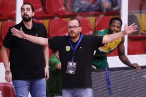 "ΕΡΥΘΡΟΚΙΤΡΙΝΟ" το ντέρμπι! (φώτος) 