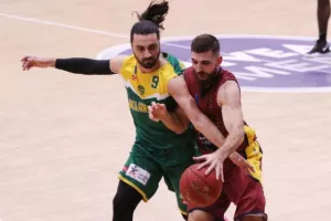 "ΕΡΥΘΡΟΚΙΤΡΙΝΟ" το ντέρμπι! (φώτος) 