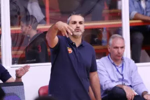 "ΕΡΥΘΡΟΚΙΤΡΙΝΟ" το ντέρμπι! (φώτος) 