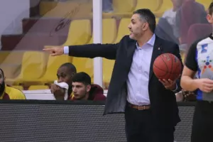 Ο Κεραυνός έριξε κατοστάρα στο ΑΠΟΕΛ! (φώτος)