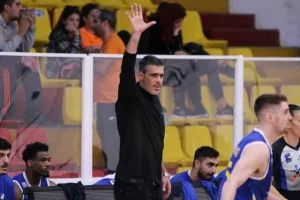 Ο Κεραυνός έριξε κατοστάρα στο ΑΠΟΕΛ! (φώτος)