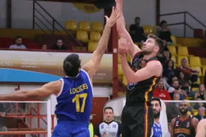 Ο Κεραυνός έριξε κατοστάρα στο ΑΠΟΕΛ! (φώτος)