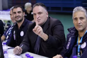 (Φώτος) Αποχαιρέτησε με ήττα το ΑΠΟΕΛ