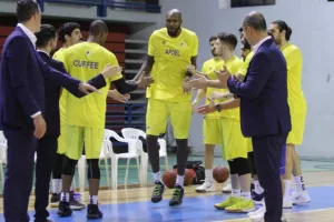 (Φώτος) Αποχαιρέτησε με ήττα το ΑΠΟΕΛ