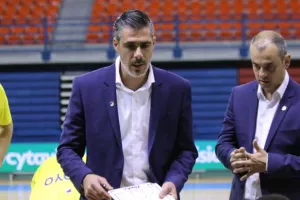 (Φώτος) Αποχαιρέτησε με ήττα το ΑΠΟΕΛ