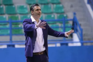 (Φώτος) Αποχαιρέτησε με ήττα το ΑΠΟΕΛ