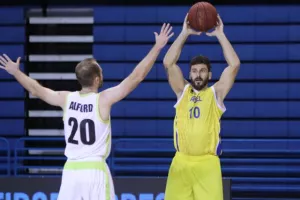 (Φώτος) Αποχαιρέτησε με ήττα το ΑΠΟΕΛ