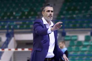 (Φώτος) Αποχαιρέτησε με ήττα το ΑΠΟΕΛ