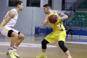 (Φώτος) Αποχαιρέτησε με ήττα το ΑΠΟΕΛ
