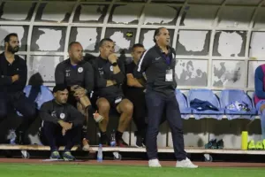 ΕΣΠΑΣΕ το ρόδι με ΤΕΣΣΑΡΑ! (φώτος)