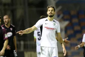 Έπλασαν... κουλουράκια στο ΜΑΚ (φώτος)