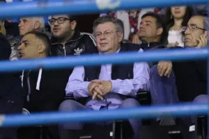 ΕΚΕΙ ο πρόεδρος!