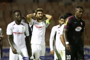 Έπλασαν... κουλουράκια στο ΜΑΚ (φώτος)
