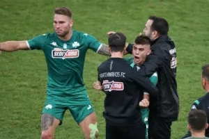 Εκτός με Λαμία ο Σένκεφελντ, χάνει Βόλο ο Πούγγουρας
