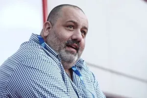 Πειθαρχική δίωξη σε Καραπαπά