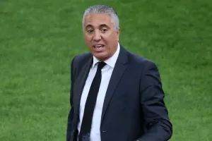 Απόλυτη στήριξη της ΑΕΚ σε Κωστένογλου: «Κανένα θέμα προπονητή»