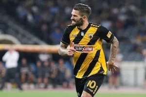 Το ειρωνικό χειροκρότημα του Λιβάια μετά τη χαμένη ευκαιρία του Ολιβέιρα