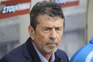 Ματιές σε Πετράκη για την άκρη του πάγκου