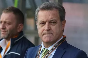 ΑΠΟΕΛ/Υπουργός