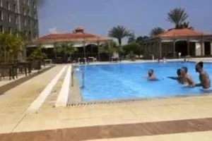 Relax ο Ενσούε στην πισίνα (βίντεο)
