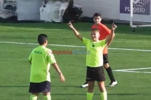 ΕΠΙΚΟΣ πιτσιρικάς πανηγυρίζει αλά... VAR! (βίντεο) 