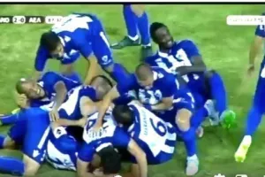 Τους… ζεσταίνει για ΑΕΛ/ΒΙΝΤΕΟ 