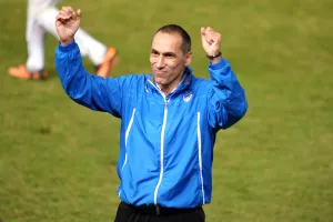 Προσέλαβε 17, ΑΠΕΛΥΣΕ 17!