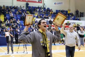 Από ΚΟΝΤΑ! (Kerkida)