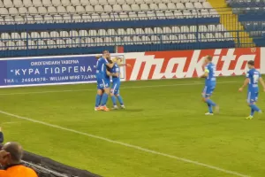 Τράβηξε "πεντάσφαιρο" η ΑΝΟΡΘΩΣΗ! (φώτος)