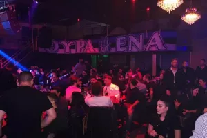 ΘΥΡΑ ΕΝΑ: "Νέα χρονιά με επιτυχίες και τίτλους!"
