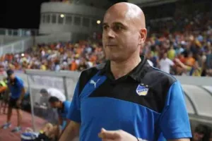 Προσέλαβε 17, ΑΠΕΛΥΣΕ 17!