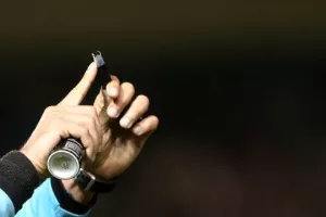 Γιατί το ενδεχόμενο ξένων διαιτητών δείχνει... δύσκολο