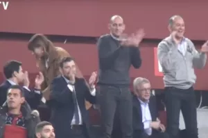 Παρακάμερα Ολυμπιακού με πανηγυρισμούς Αγγελόπουλων (βίντεο)