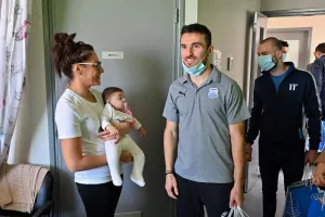 Επίσκεψη στο παιδιατρικό τμήμα του Γενικού Νοσοκομείου Λεμεσού (Φώτος)