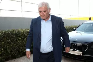Δίκη των 28: Παρών και ο ΜελισσανίδηςΟ Δημήτρης Μελισσανίδης έδωσε κανονικά το παρών στη Δίκη των 28 στην οποία είναι μάρτυρας. Πιθανότατα να μην διεξαχθεί η συνεδρίαση μιας και η πρόεδρος του δικαστηρίου έκανε αίτημα αποχής...  Στην προηγούμενη συνεδρίασ