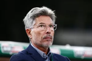 Επαφή με Γραμμένο, Περέιρα και SuperLeague για την αποχή