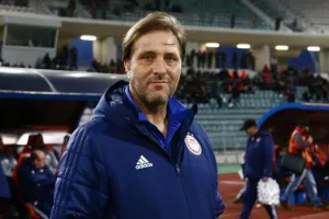 Στόπερ αλλά και επιθετικό θέλει ο Ολυμπιακός
