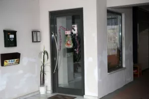 Φωτογραφίες από την επίθεση στο σπίτι του Ευαγγέλου (φώτος)