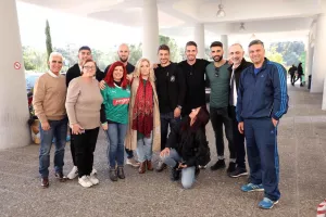 ΟΜΟΝΟΙΑ/ Χριστουγεννιάτικη επίσκεψη στο Μακάρειο Νοσοκομείο (Φώτος)