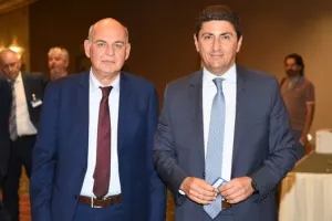 Συνάντηση με Αυγενάκη και Γραμμένο για το ελληνικό ποδόσφαιρο