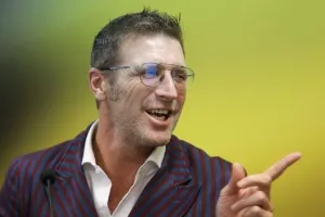 Καρέρα: "Πιάστε τους από το λαιμό"