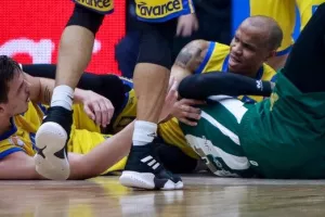 Ήττα και αγωνία για Καλάθη πριν από τη διαβολοβδομάδα