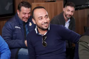 ΟΛΟΙ χαμογελούν!