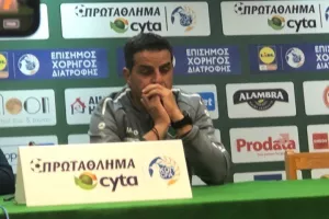 ΠΑΜΠΟΣ: "Οι 300-400 είναι εδώ/Κάνει περήφανη την Κύπρο το ΑΠΟΕΛ"