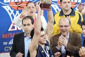 Η ΑΕΛ θα τιμήσει το Γιώργο Παλάλα