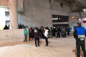 Ουρά για Κάρτα οι Ομονοιάτες (φώτος)